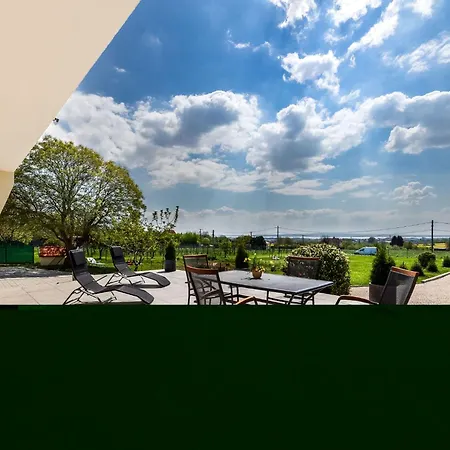 Apartament Auf Grossem Gartengrundstueck By Interhome