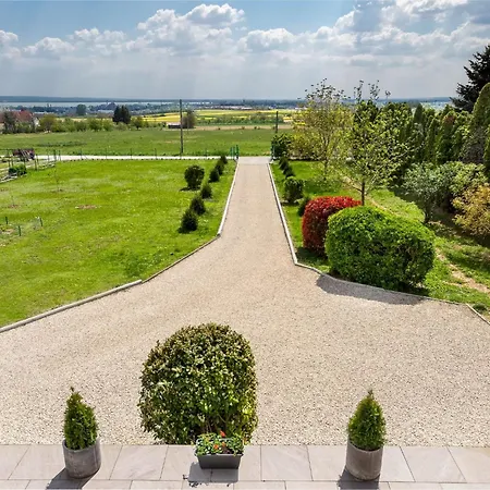 Auf Grossem Gartengrundstueck By Interhome