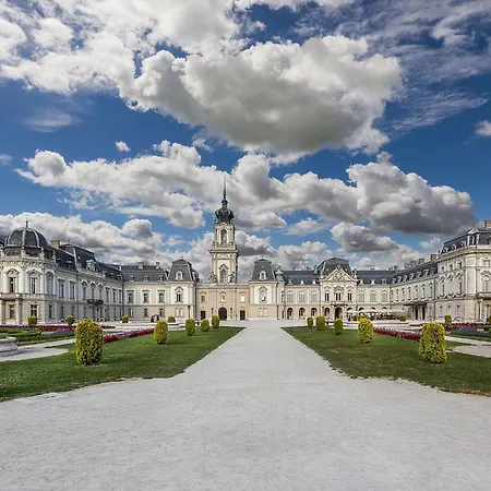 Apartament Auf Grossem Gartengrundstueck By Interhome *