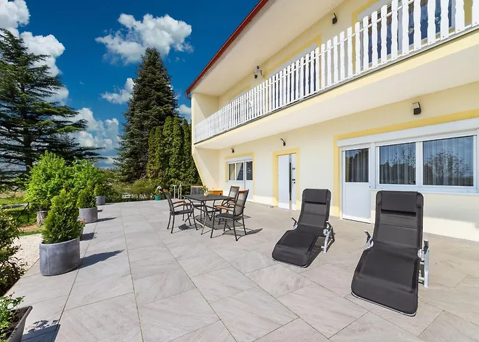 Lejlighed Auf Grossem Gartengrundstueck By Interhome