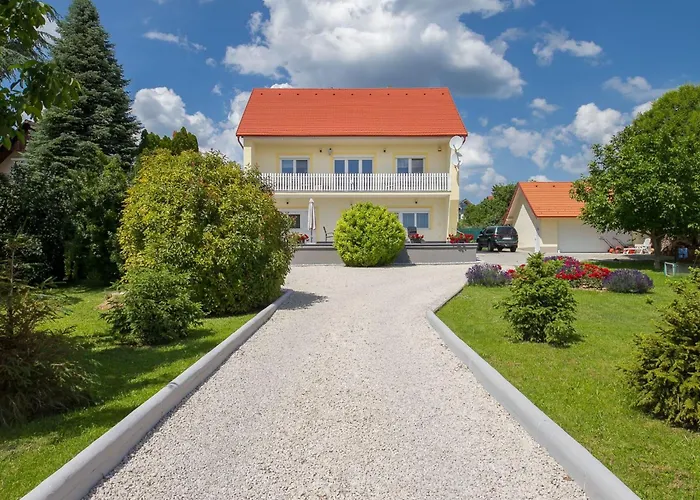 דירה Auf Grossem Gartengrundstueck By Interhome