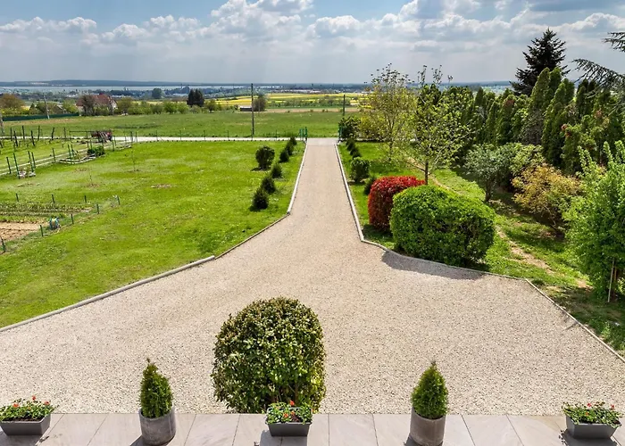 Auf Grossem Gartengrundstueck By Interhome